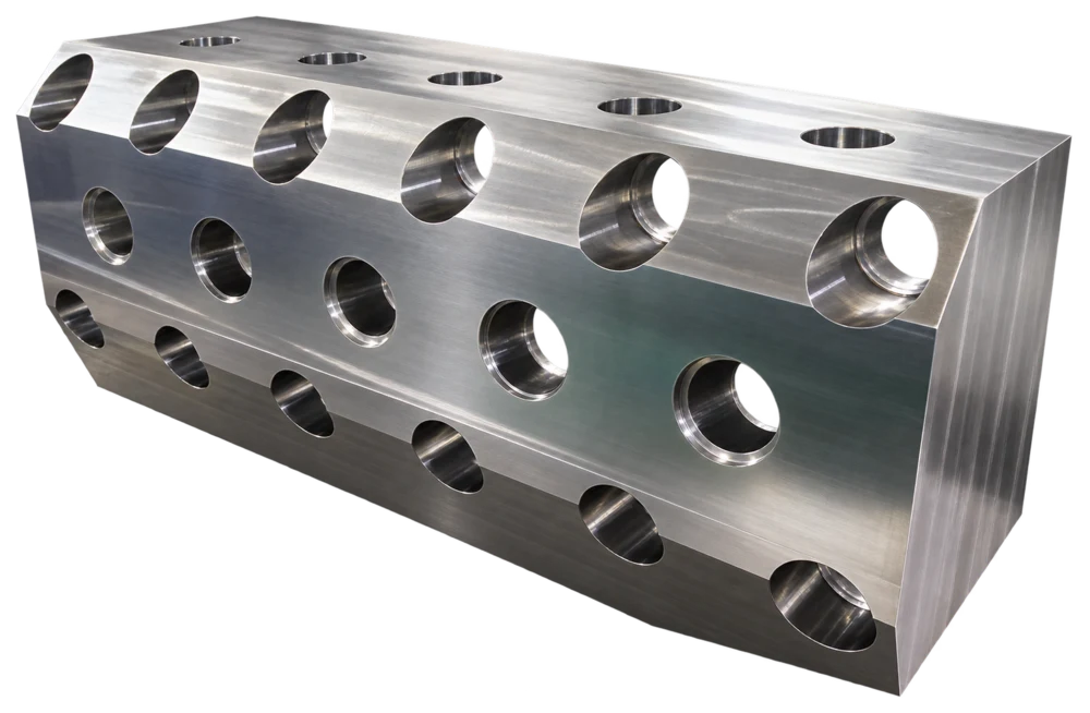 Stainless fluid end